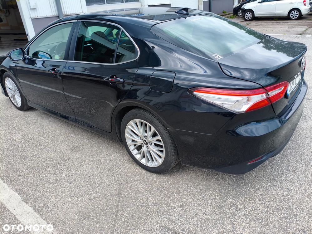 Toyota Camry 2.5 Hybrid Comfort CVT - 22