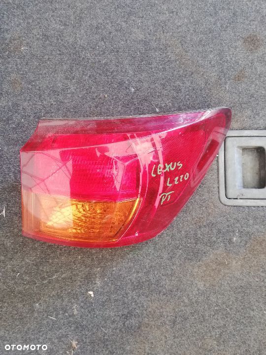 LEXUS IS220 LAMPA TYŁ PRAWA EUROPA
