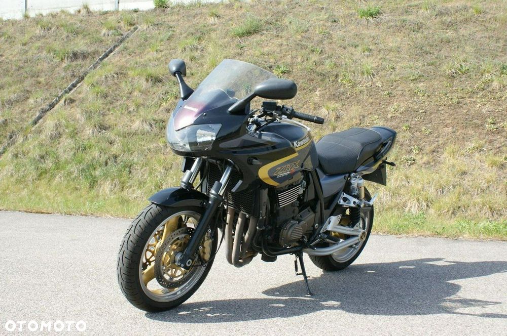 Kawasaki ZRX - 5