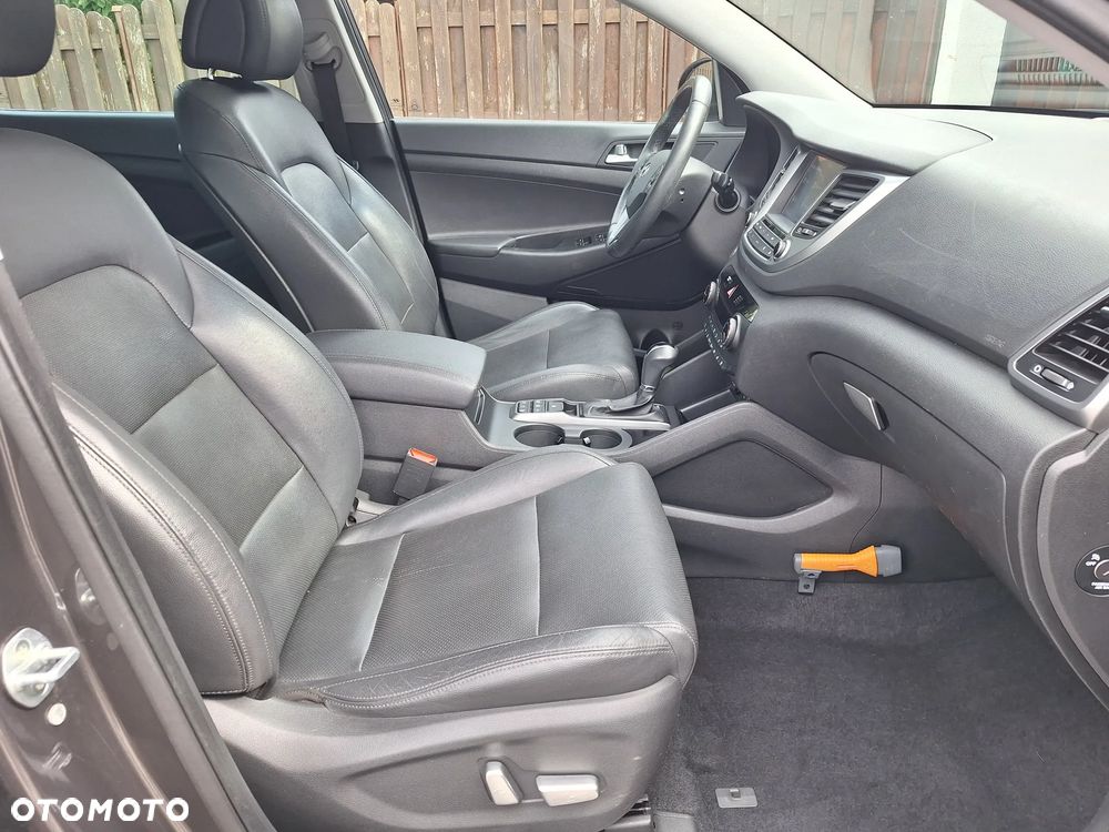 Hyundai Tucson blue 1.7 CRDi 2WD DCT Premium - 29