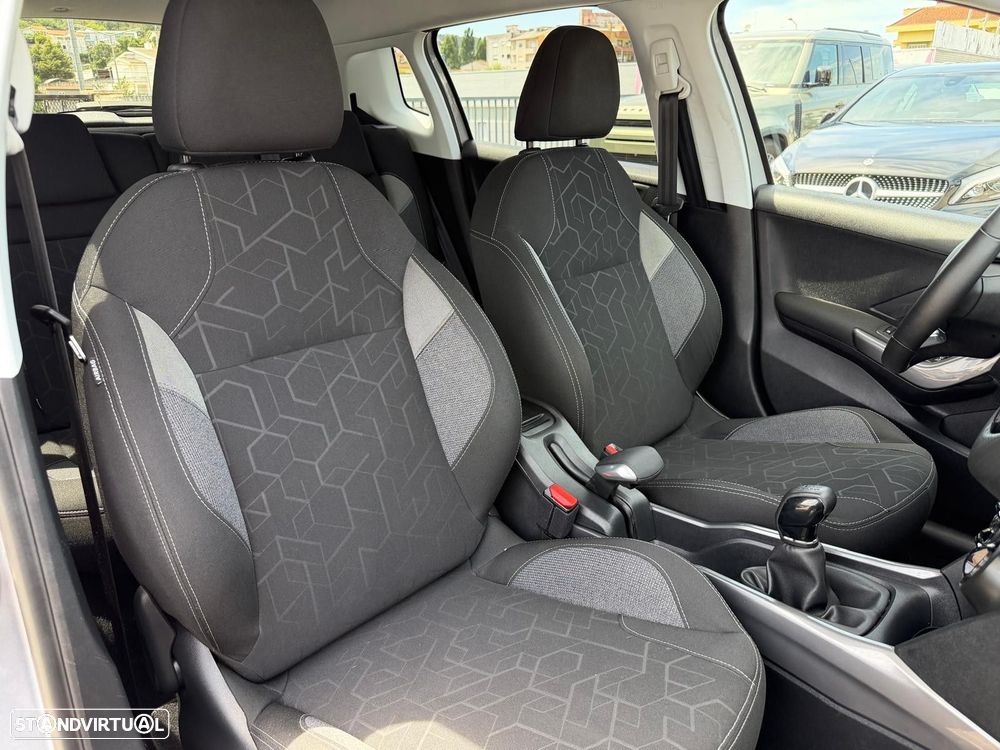 Peugeot 2008 1.6 BlueHDi Allure - 17