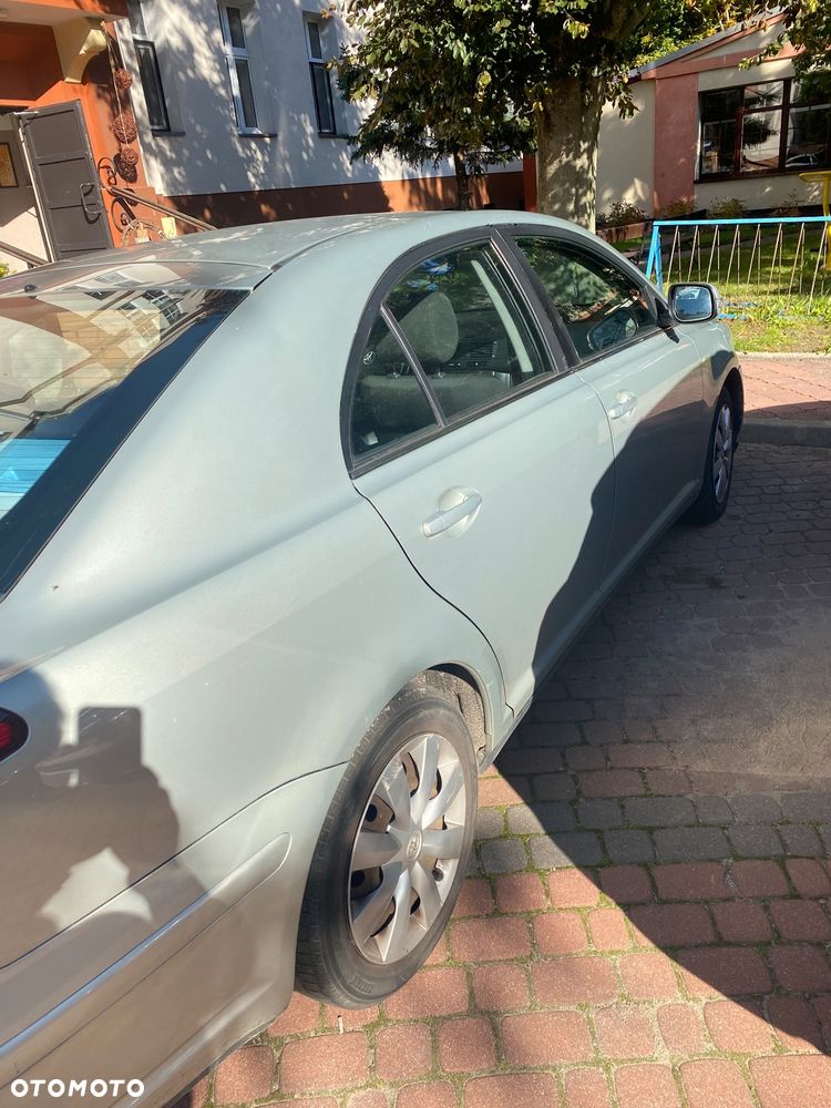 Toyota Avensis - 6