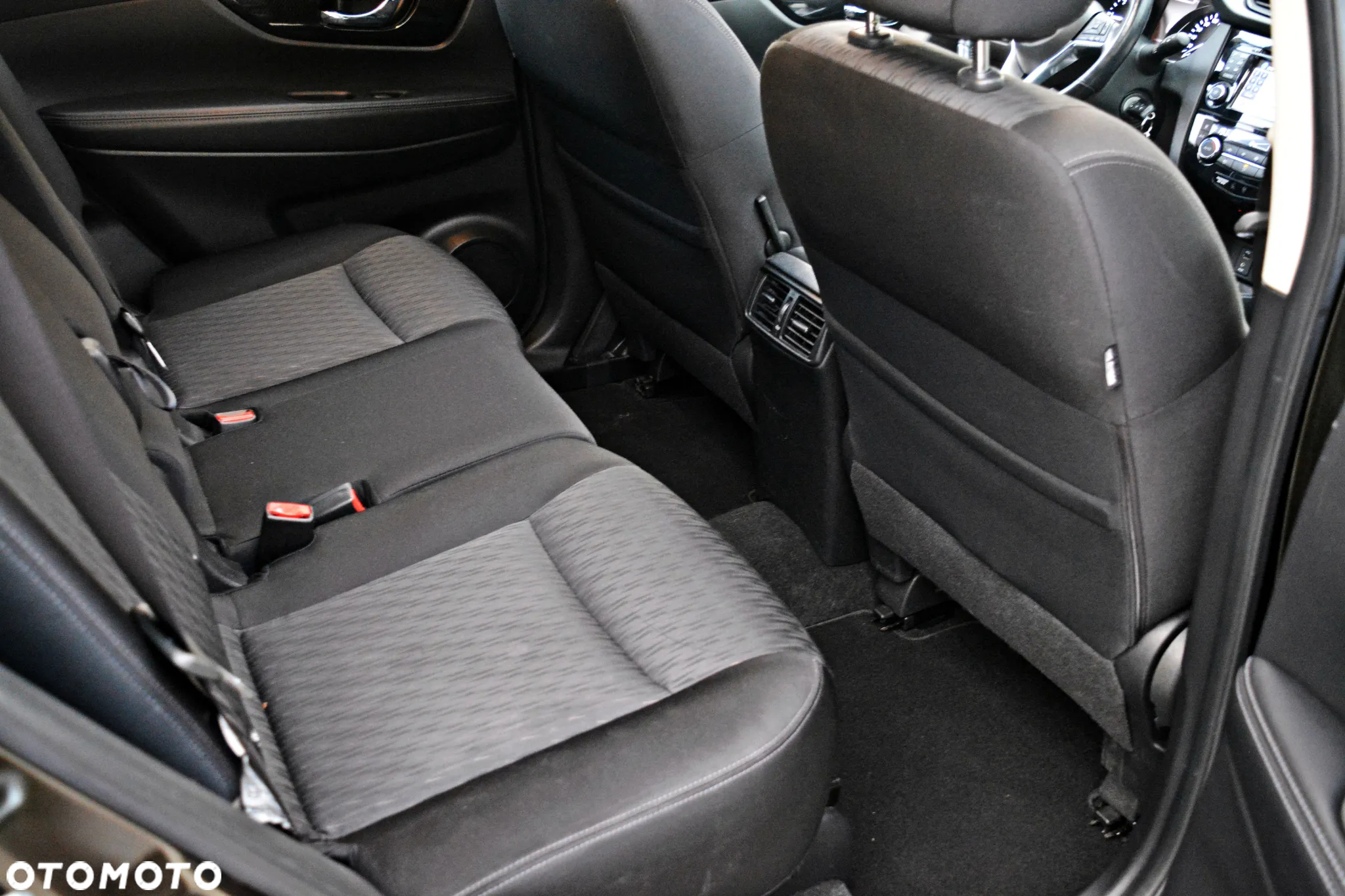 Nissan X-Trail 1.6 DCi Tekna 2WD 7os - 22