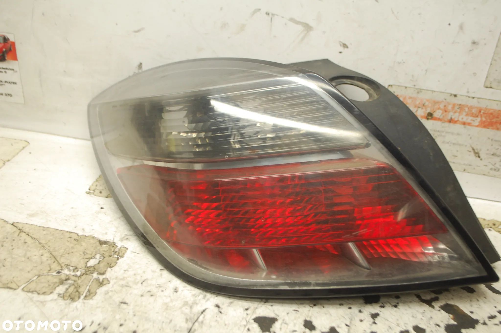 LAMPA PRAWY TYŁ TYLNA 342691834 OPEL ASTRA H III OPC GTC - 1