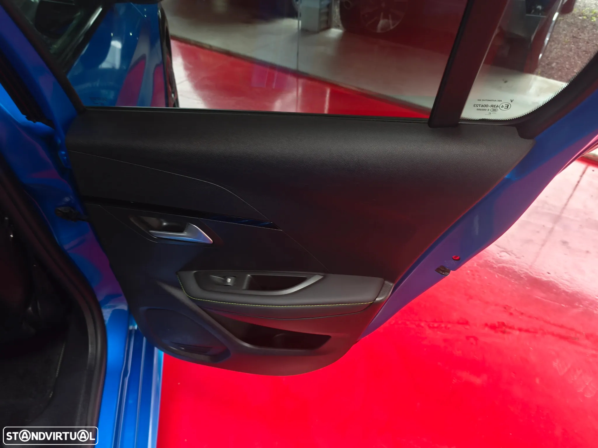 Peugeot e-208 50 kWh GT - 38