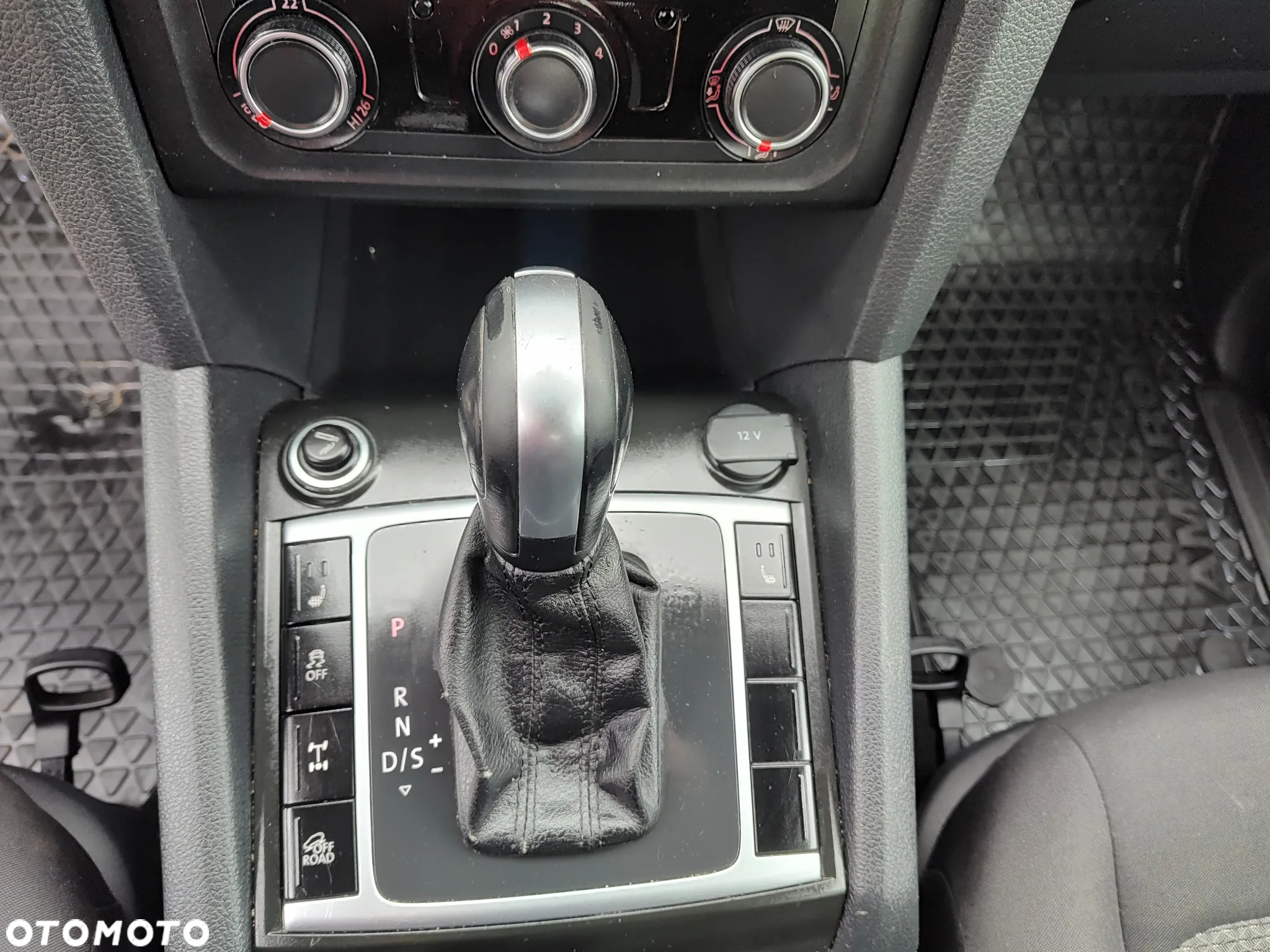 Volkswagen Amarok 3.0 V6 TDI 4Mot Comfortline - 15