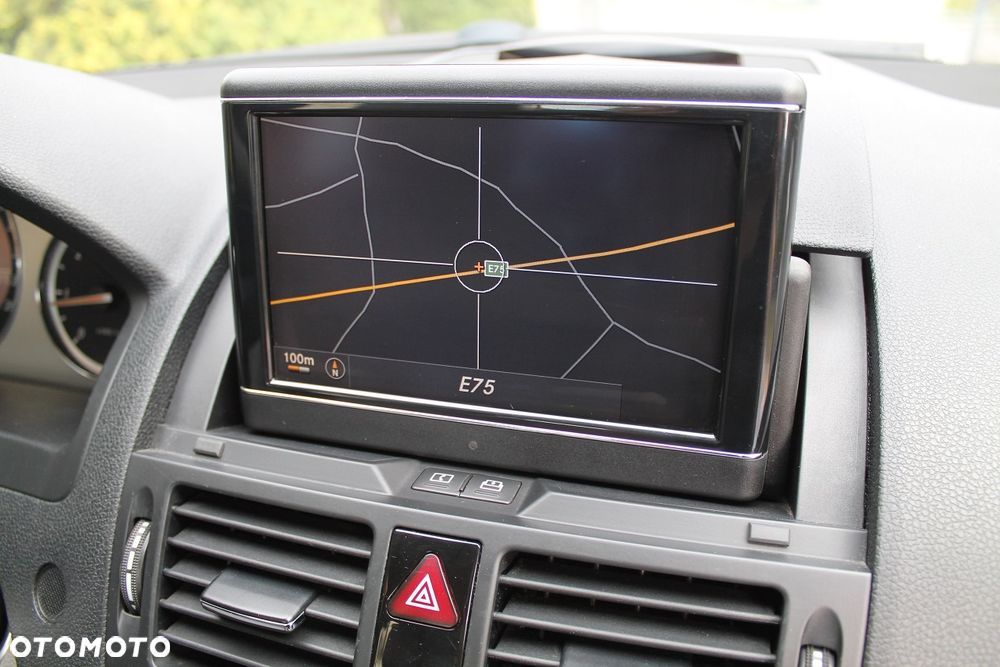 Mercedes-Benz Klasa C 220 CDI DPF Avantgarde - 31
