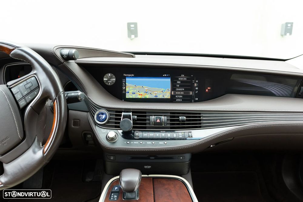 Lexus LS 500h Luxury Madeira Artesanal - 21