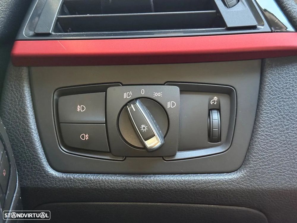 BMW 320 d Pack M - 24