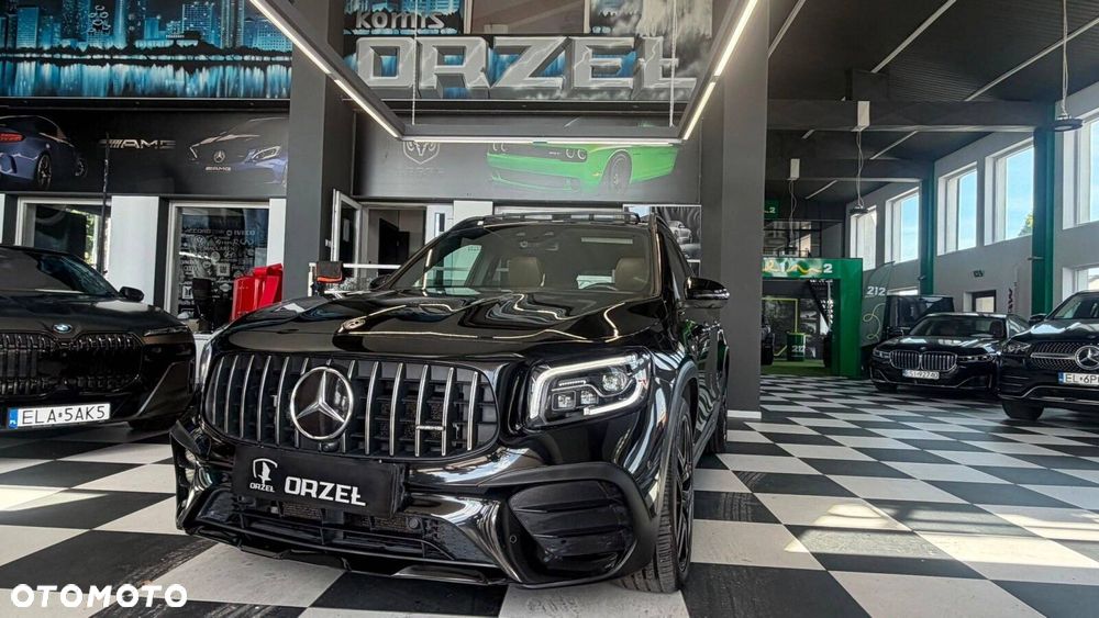 Mercedes-Benz GLB - 1