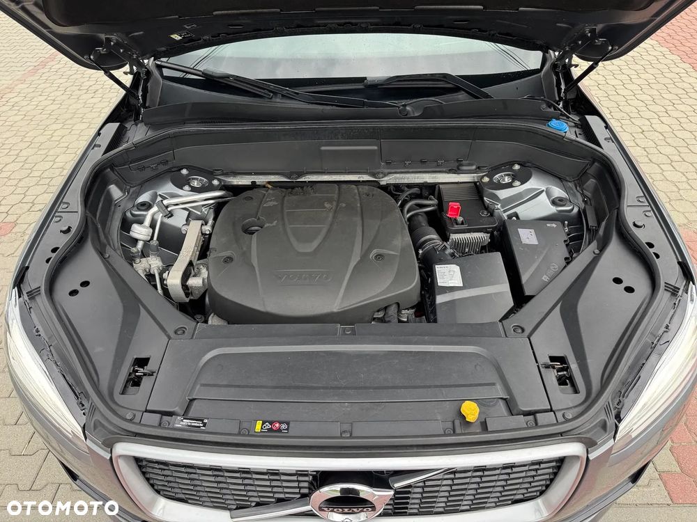 Volvo XC 90 D5 AWD R-Design 7os - 17