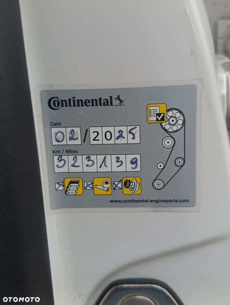 Volkswagen Passat 2.0 TDI BlueMotion Technology Highline - 23