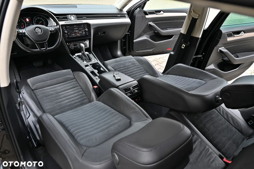 Volkswagen Passat 2.0 TDI SCR 4Motion DDG Highline - 28