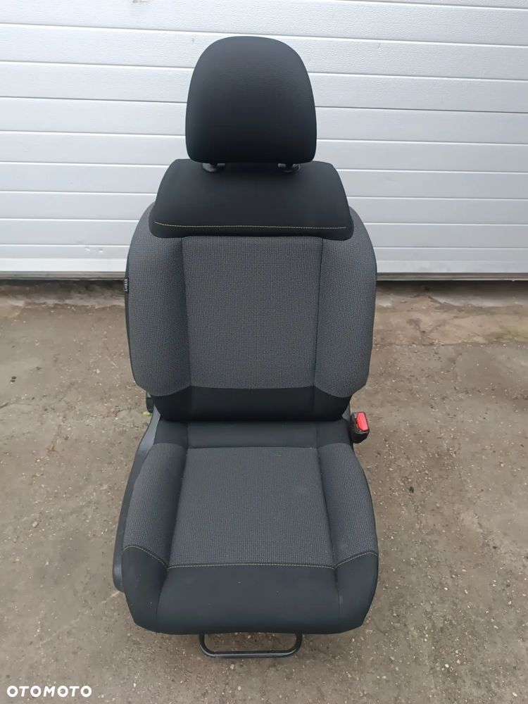FOTEL PRAWY PRZÓD PRZEDNI CITROEN C3 III - 1