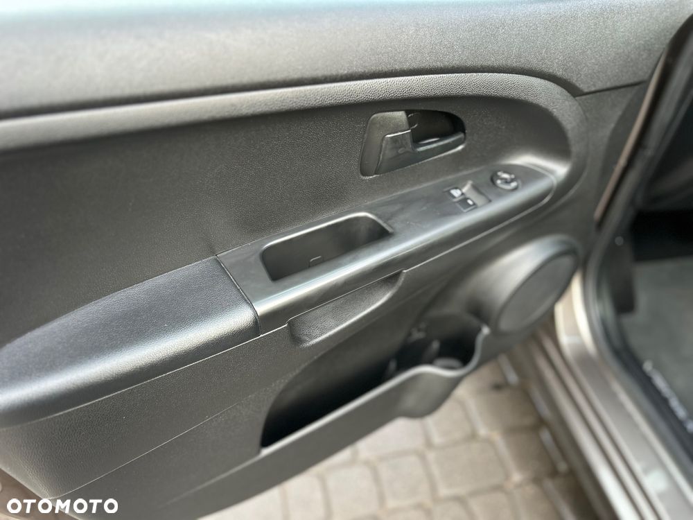 Kia Venga 1.6 CVVT Automatik Platinum Edition - 25