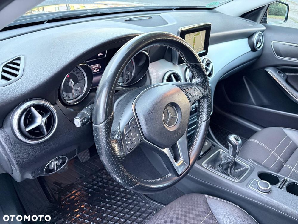 Mercedes-Benz GLA - 14