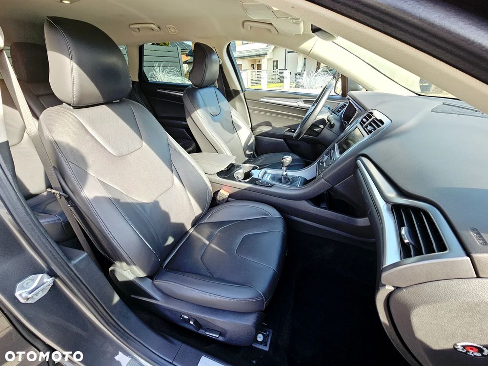Ford Mondeo SW 1.6 TDCi ECOnetic S&S Titanium - 32