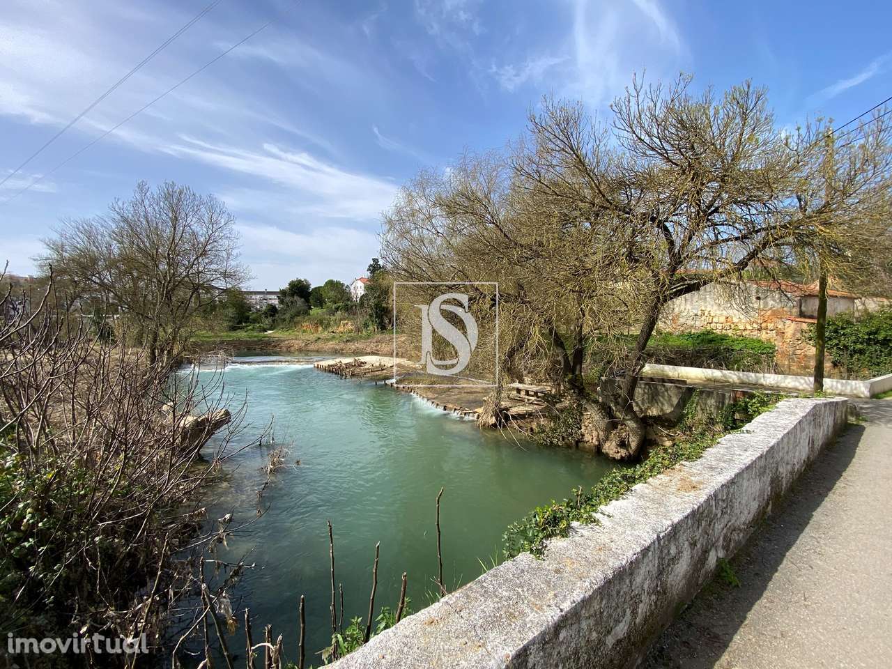 Propriedade com Moradias e Terreno Urbano - Grande imagem: 5/11