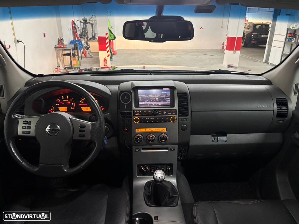 Nissan Pick Up 2.5 TD CD Navara Pilot - 3