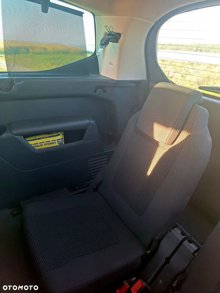 Peugeot 5008 - 29