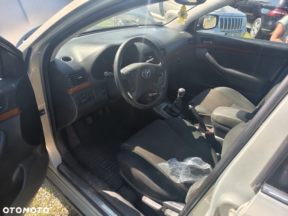 Toyota Avensis 2.0 D-4D Sol - 3