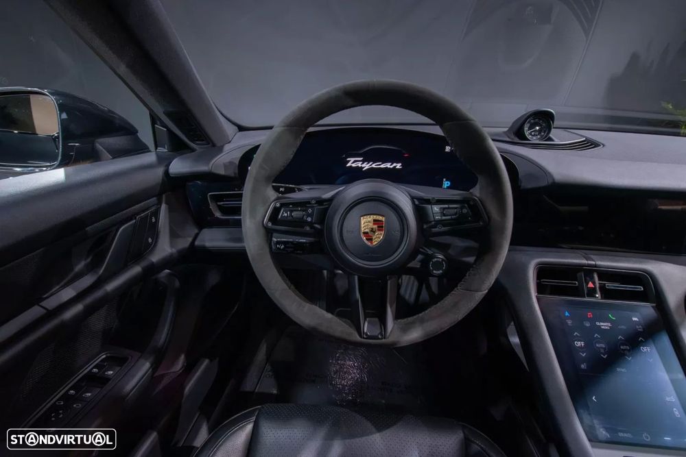 Porsche Taycan Cross Turismo 4 - 15