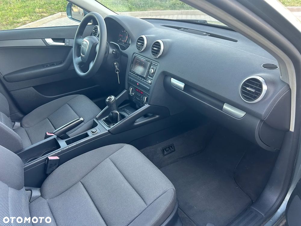 Audi A3 Sportback 1.6 TDI DPF Ambition - 23