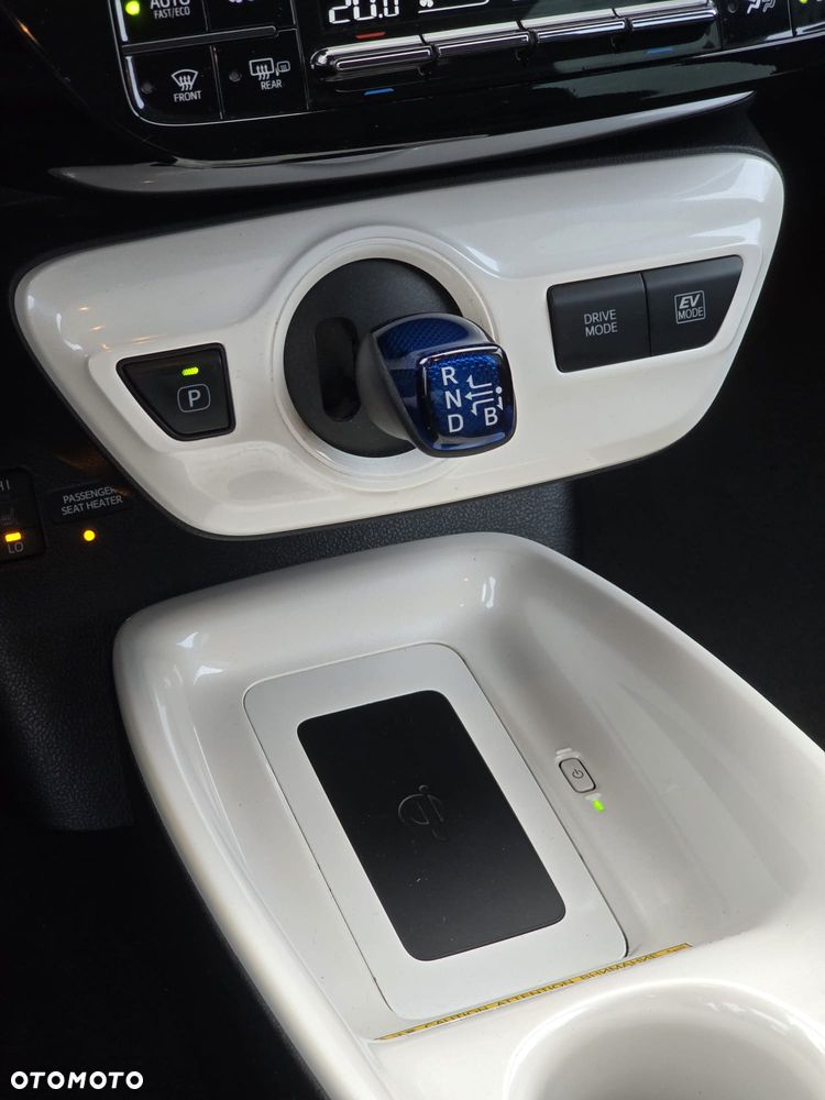 Toyota Prius 1.8 Hybrid Premium - 10