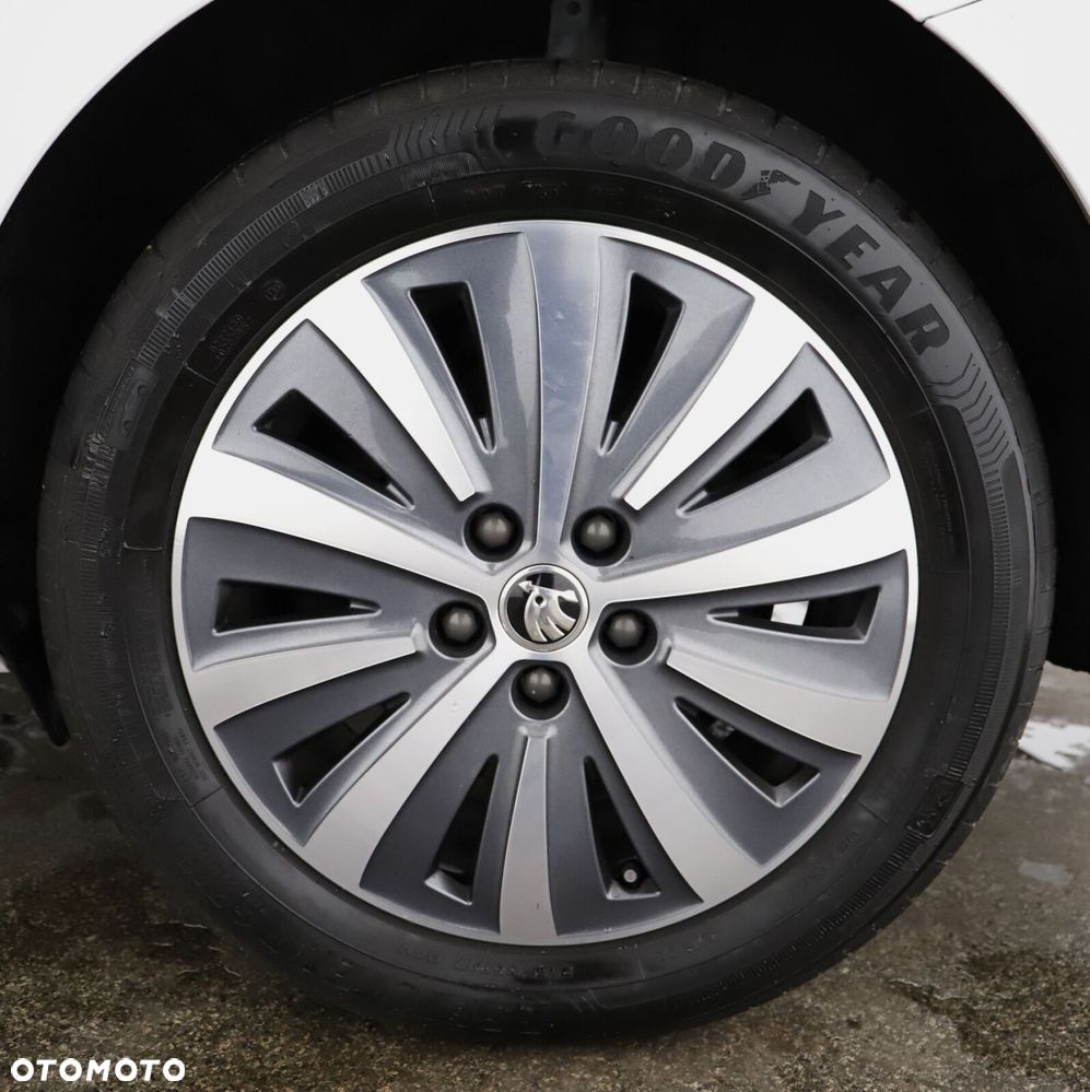 Skoda Superb 2.0 TDI SCR Style DSG - 23