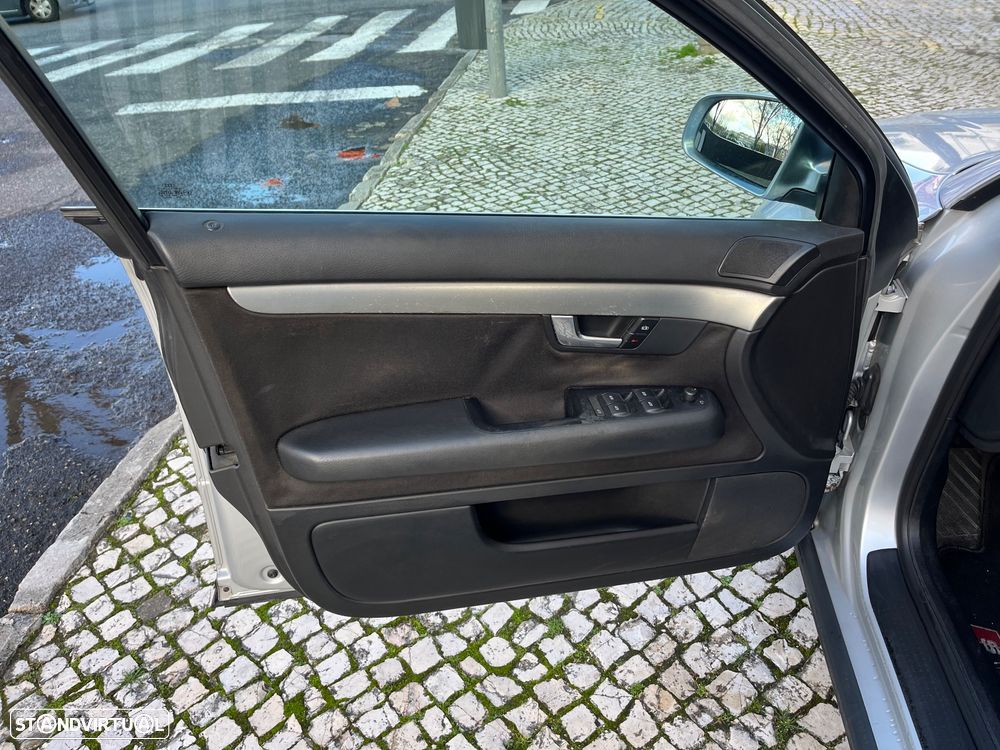 Audi A4 2.5 TDI quattro S-line - 11