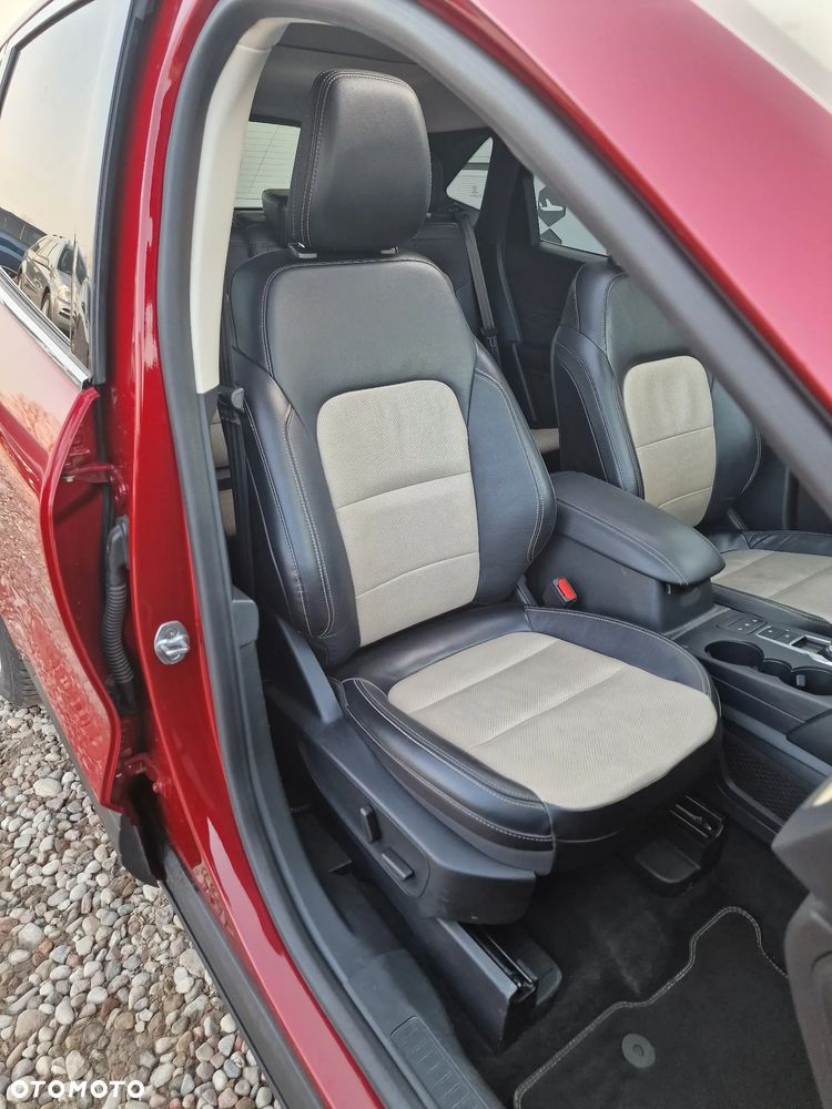 Ford Kuga 2.5 FHEV AWD Titanium X - 35