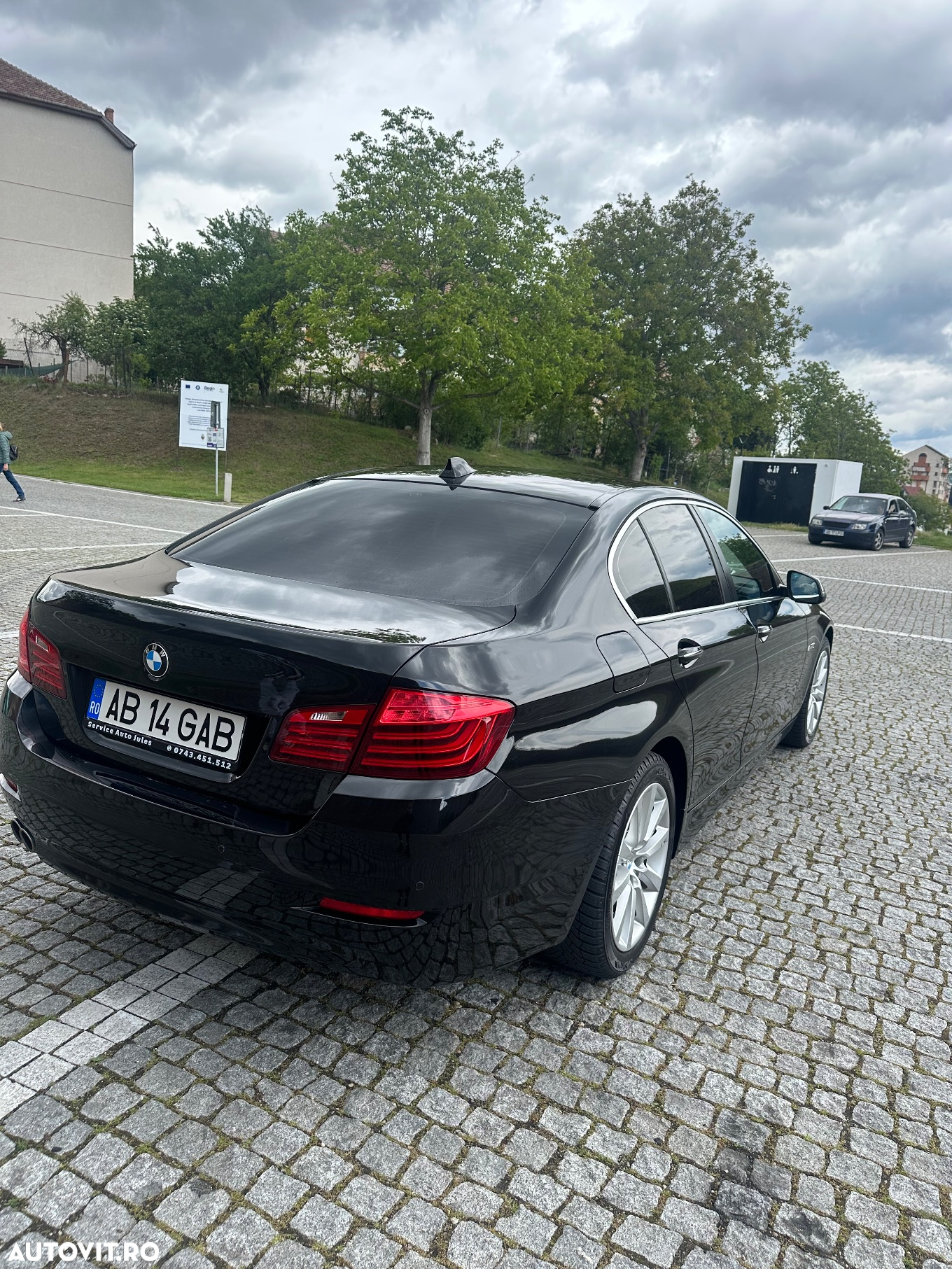 BMW Seria 5 520d xDrive - 2