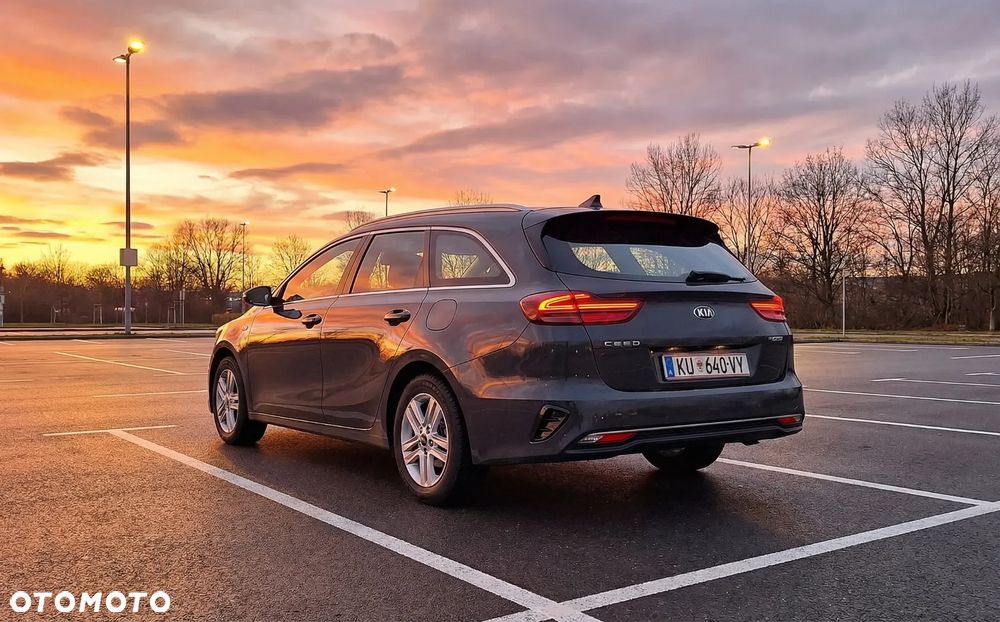 Kia Ceed 1.6 CRDi (48V Mild-Hybrid) DCT7 Platinum - 6