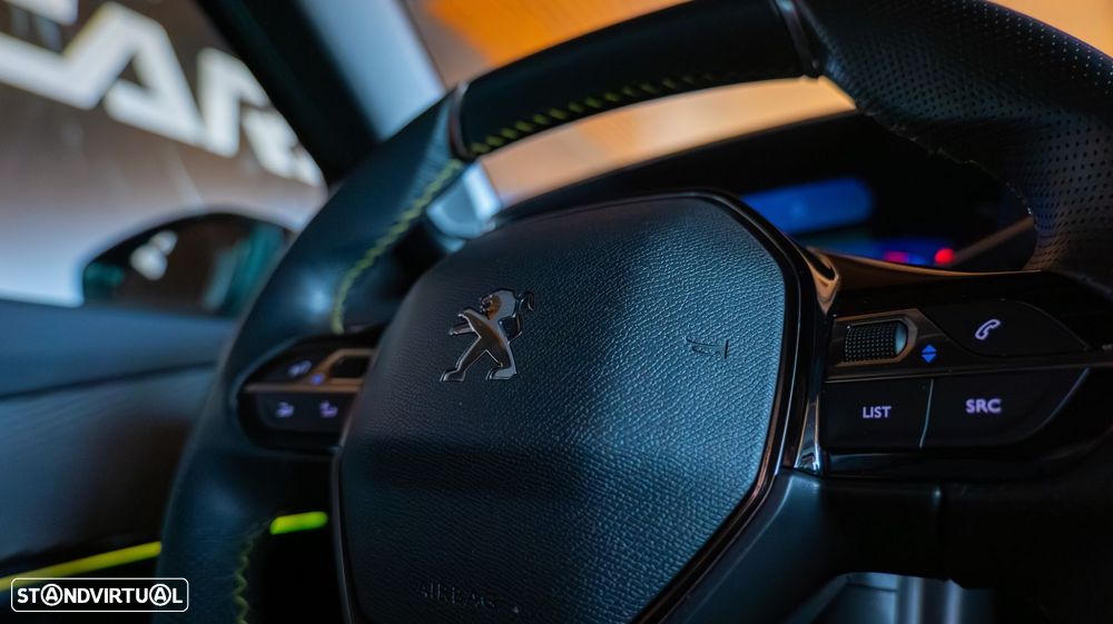 Peugeot 2008 1.2 PureTech GT - 17