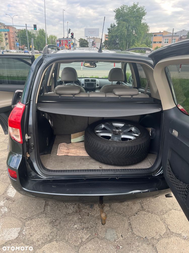 Toyota RAV4 2.2 D-CAT 4x4 Executive - 26