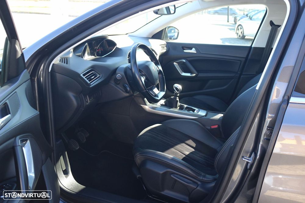 Peugeot 308 SW 1.5 BlueHDi Allure - 17