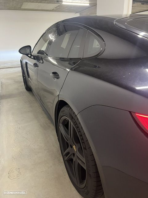 Porsche Panamera 4 S - 1