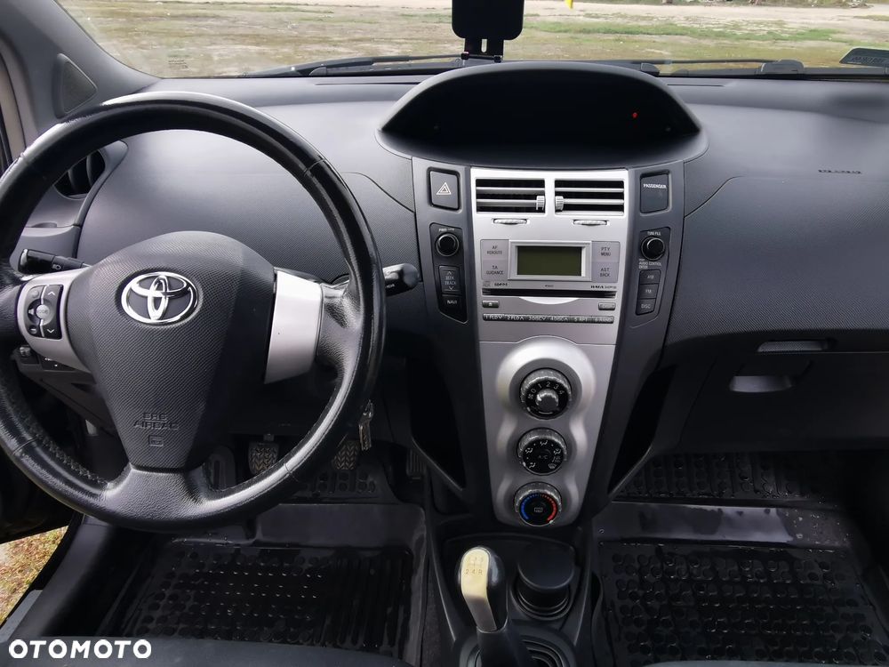 Toyota Yaris - 6