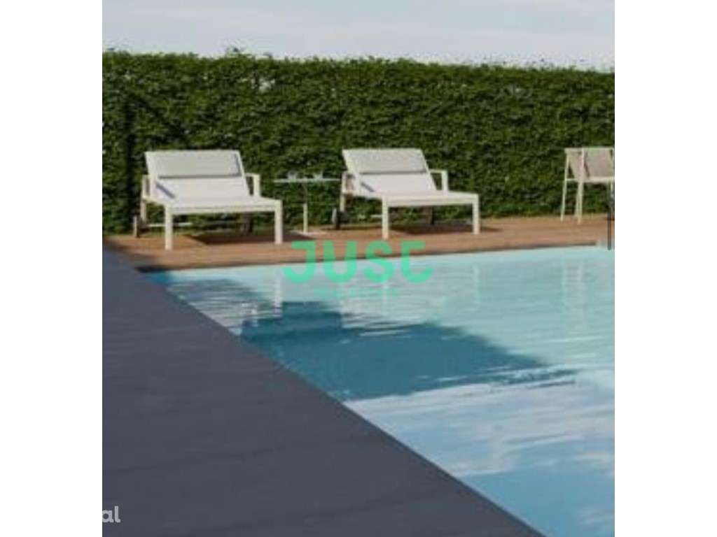 Moradia isolada, T4, com garagem e piscina na Aroeira. - Grande imagem: 3/26