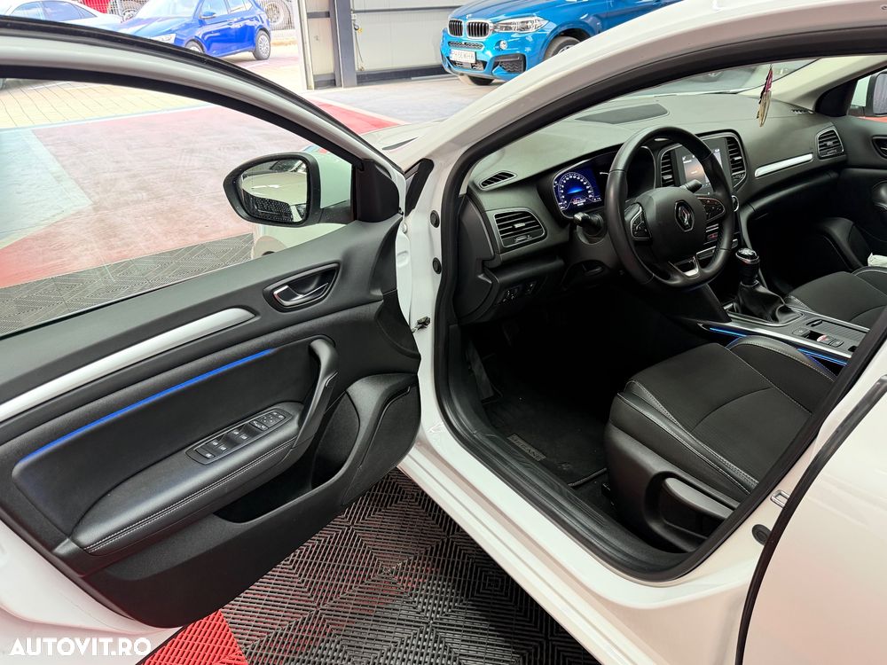 Renault Megane TCe GPF Intens - 11