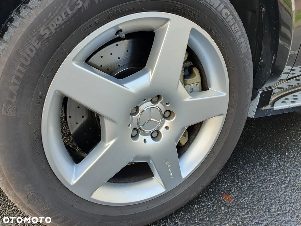 Mercedes-Benz ML 63 AMG 4Matic 7G-TRONIC - 24