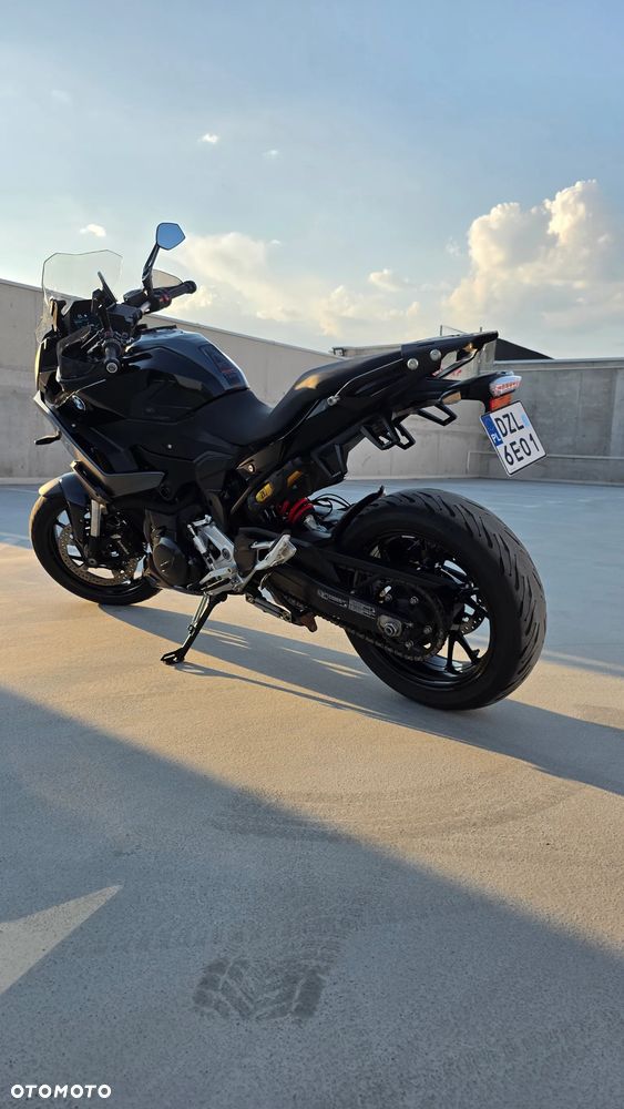 BMW F - 5