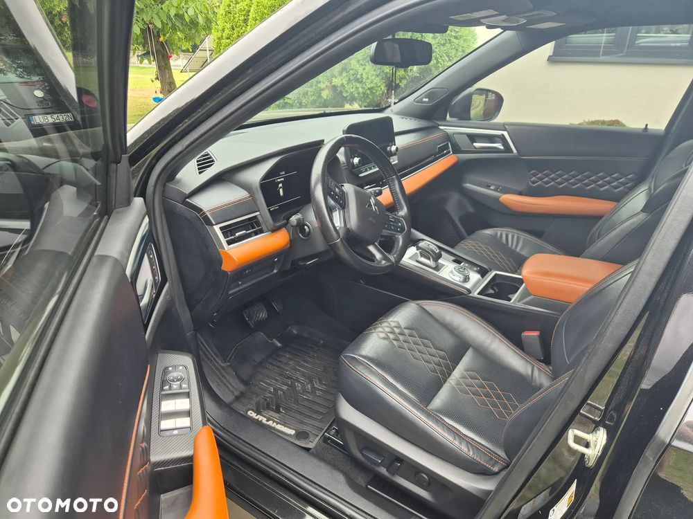 Mitsubishi Outlander - 13