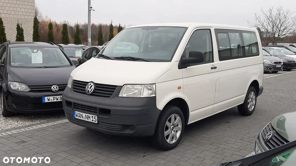 Volkswagen Caravelle - 1