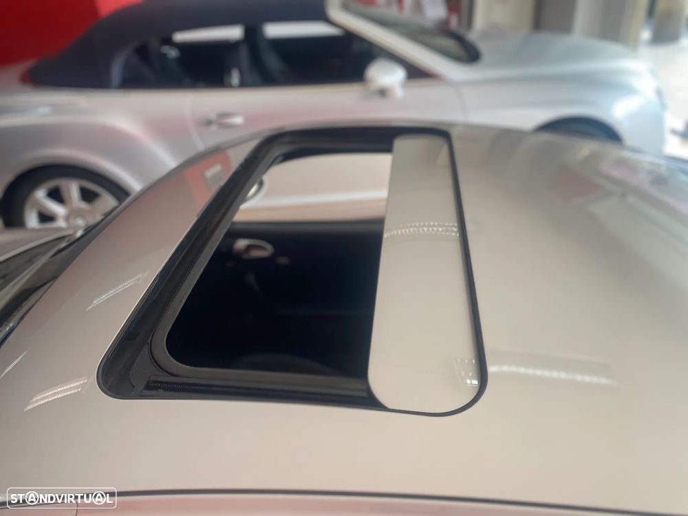 Porsche 911 Série F - 12