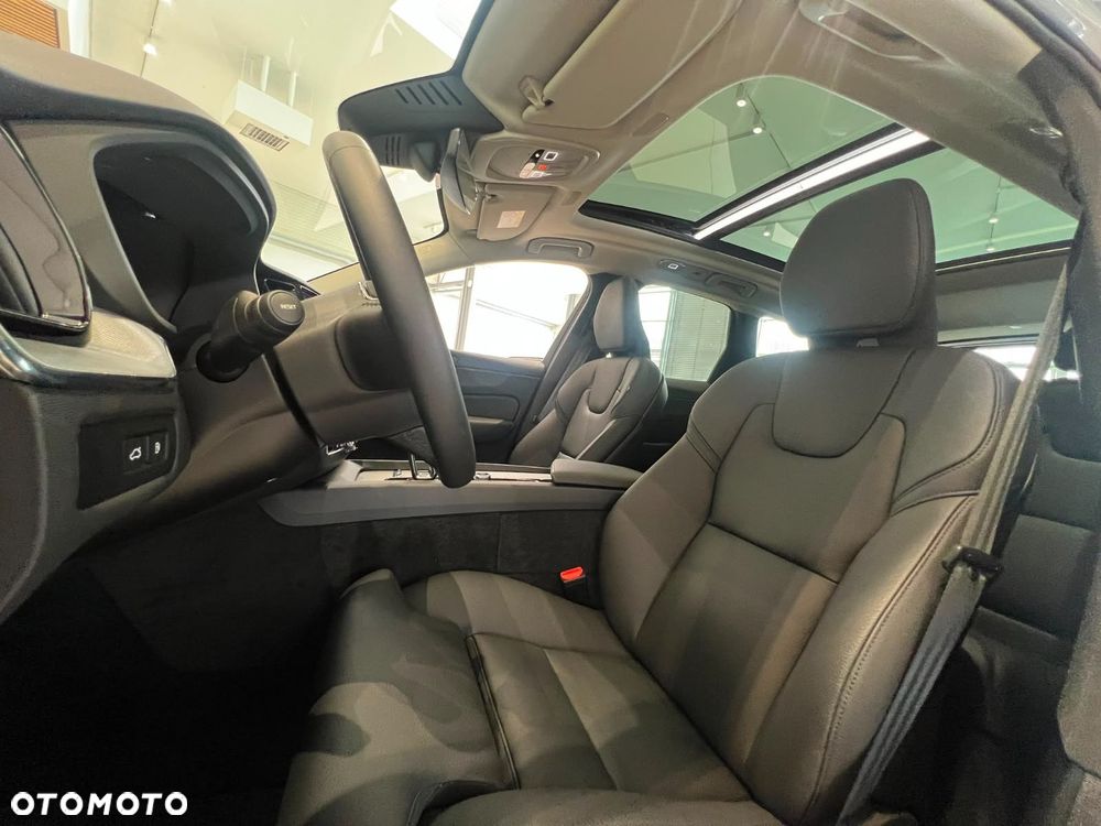 Volvo XC 60 T8 Plug-In Hybrid AWD Ultimate Dark - 21