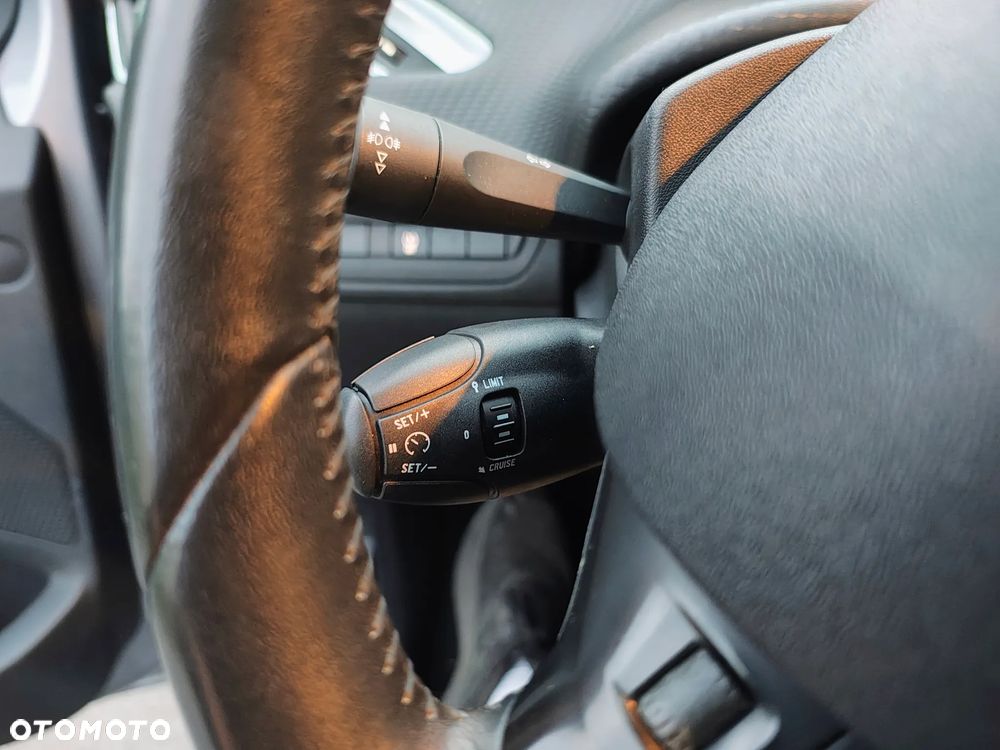 Peugeot 2008 1.2 Pure Tech Style - 15