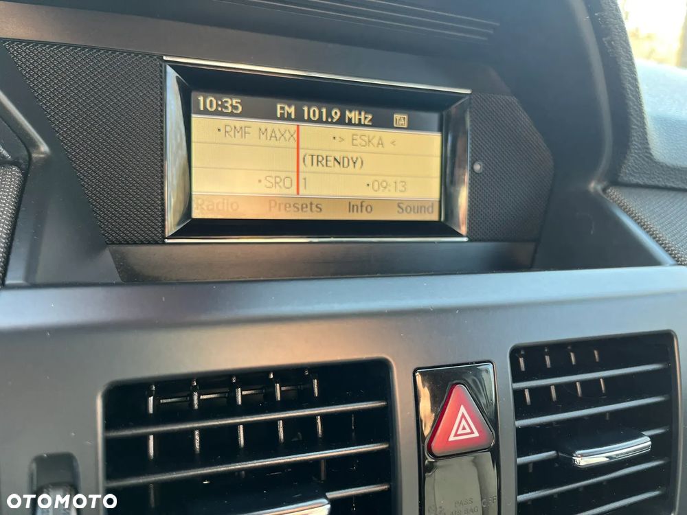 Mercedes-Benz GLK - 30