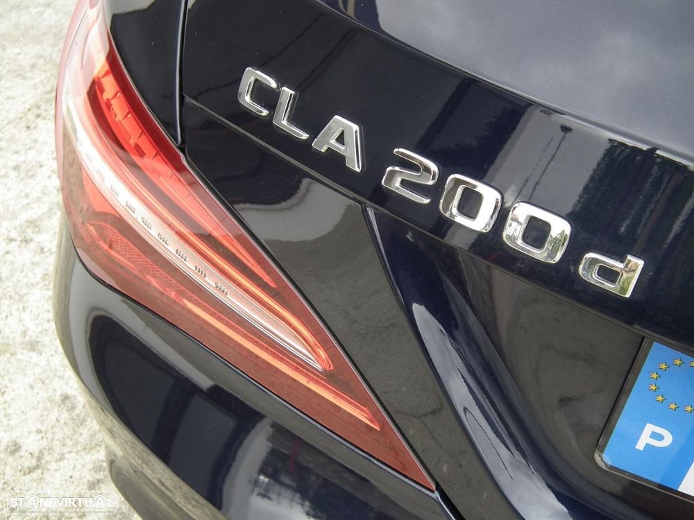 Mercedes-Benz CLA 200 d Shooting Brake AMG Line Aut. - 11