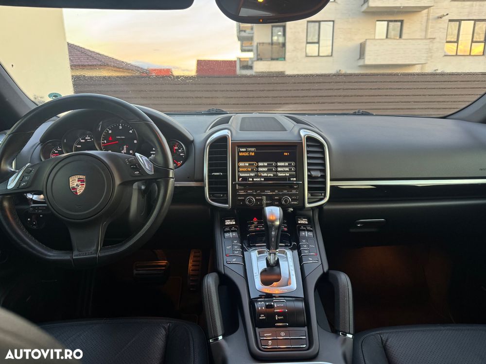 Porsche Cayenne Diesel Platinum Edition - 13